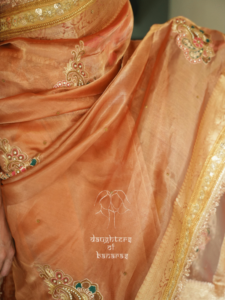 Handwork Pure Tissue Silk Saree with Kairi Motifs - Image 4