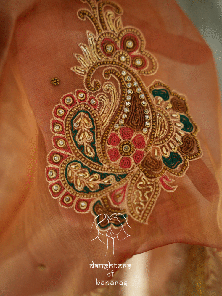 Handwork Pure Tissue Silk Saree with Kairi Motifs - Image 7